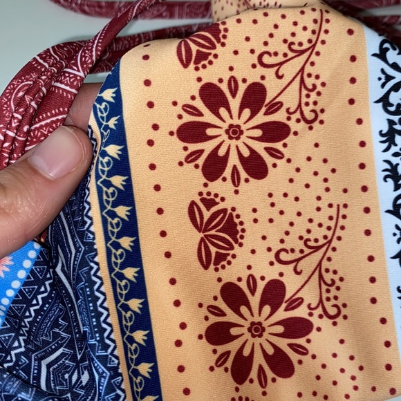 patterned bathing suit top with criss cross back - Picture 2 of 2